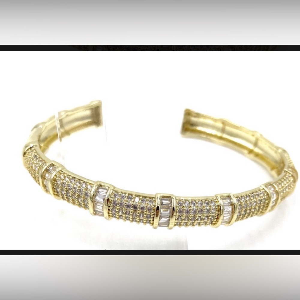 Golden Crystal Bangle Bracelet *NEW*